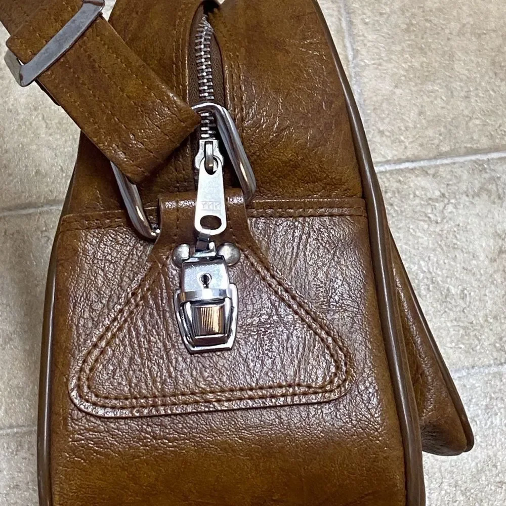 VTG,American Tourister Made In Taiwan Premium Brown Vinyl Duffel Bag